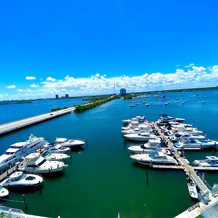Premium Modern Waterfront Apartment With Miami Skyline View On The Bay 5 Mins Drive To Miami Beach With Free Parking Zewnętrze zdjęcie