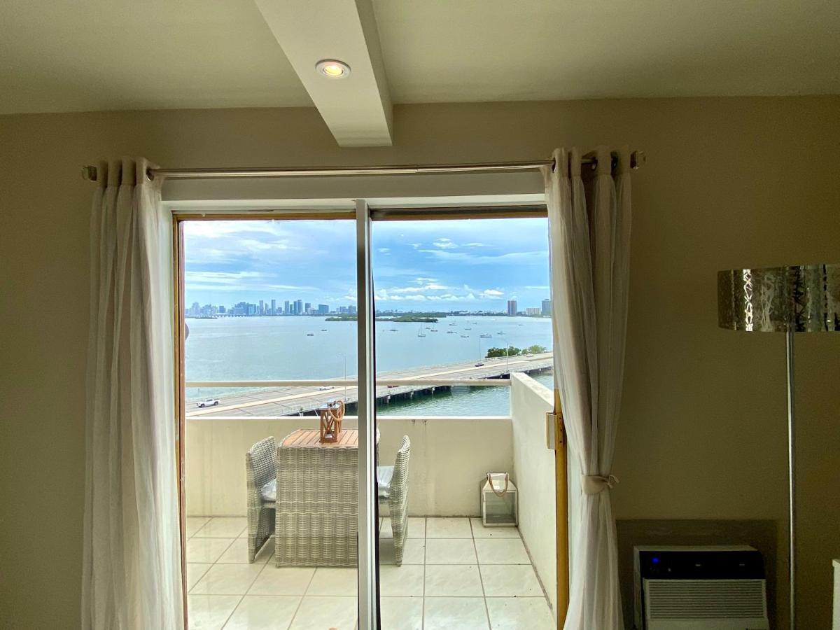 Premium Modern Waterfront Apartment With Miami Skyline View On The Bay 5 Mins Drive To Miami Beach With Free Parking Zewnętrze zdjęcie