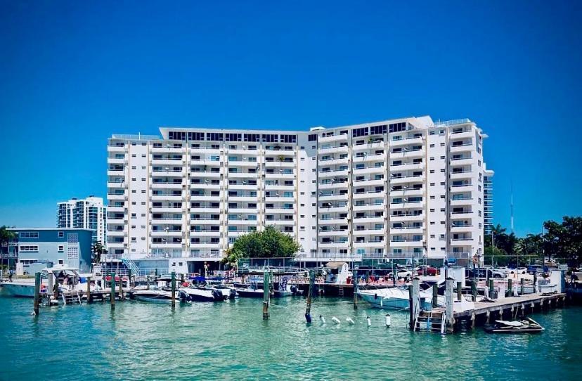 Premium Modern Waterfront Apartment With Miami Skyline View On The Bay 5 Mins Drive To Miami Beach With Free Parking Zewnętrze zdjęcie